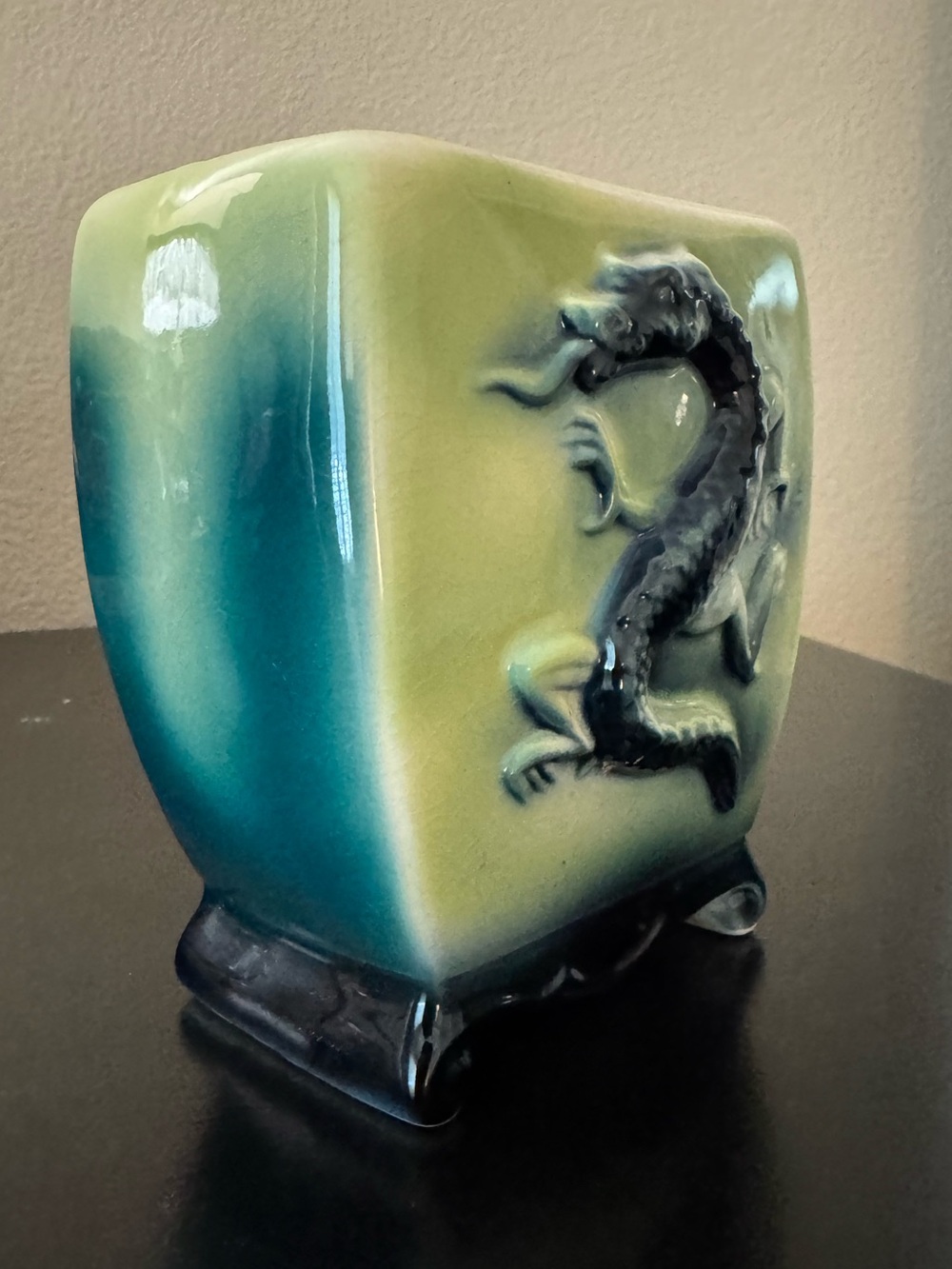 Royal Copley Ceramic Planter/Vase with Raised Dragon Design - Vintage - MCM - Picture 2 of 8
